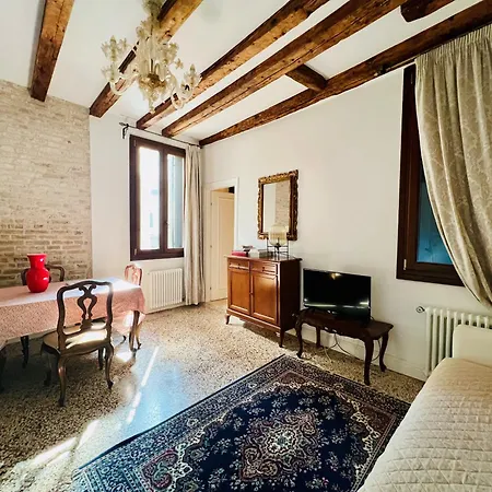 Ca Giovanni - And Exclusive Apartment